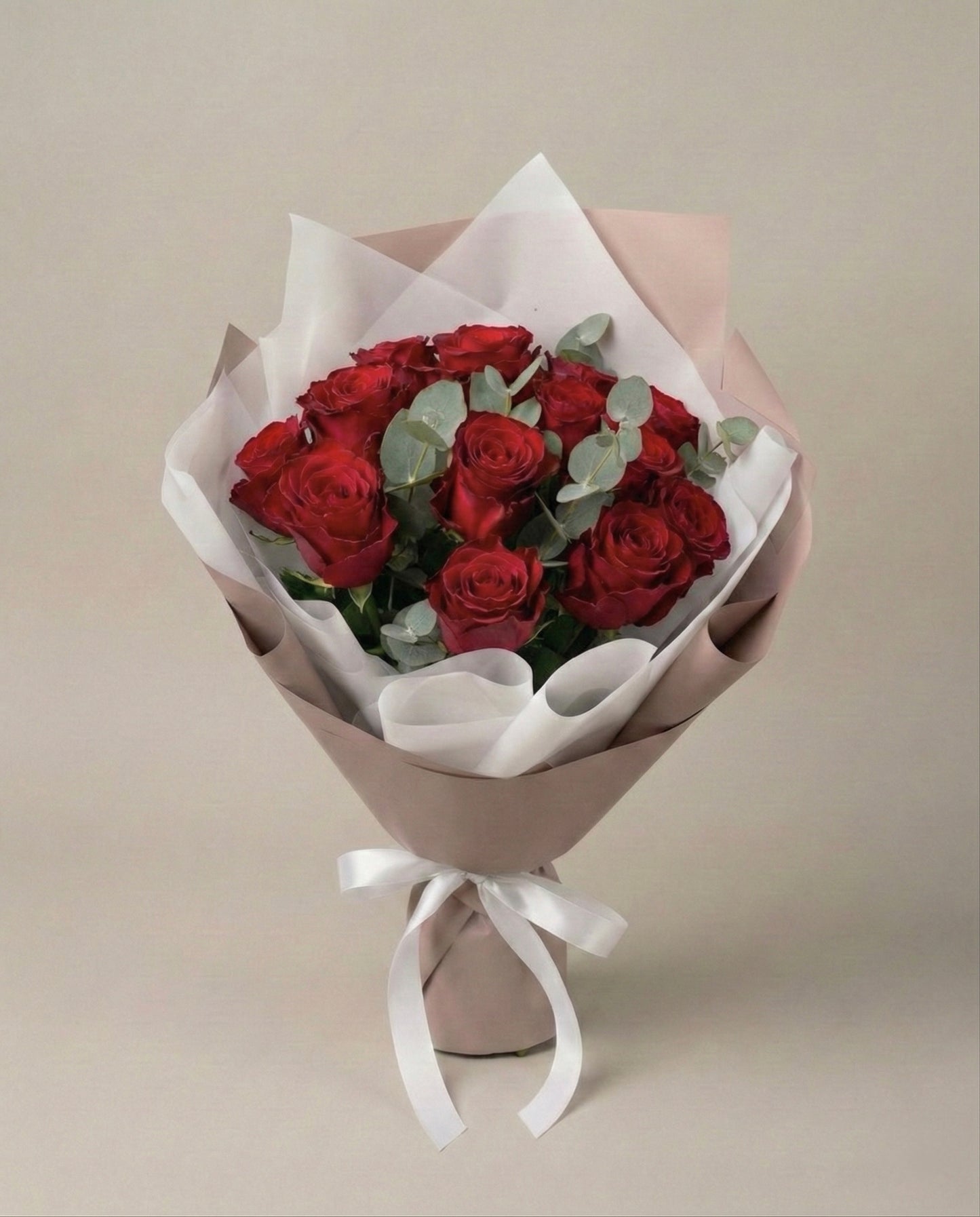 Ramo Rosas con Foliage de Eucalipto